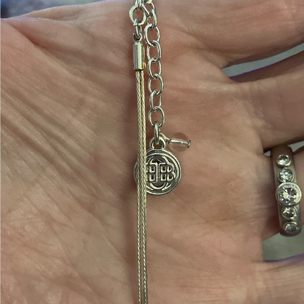 Elegant Silver Tone Double Pendant Necklace - Picture 4 of 7